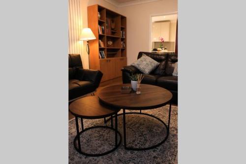 Spacious Home Free Bus To Heathrow Airport T5