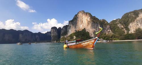 Croisi�re Sur Voilier Dans La Baie de Phang Nga