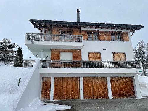 Apartment Tgesa Sartons