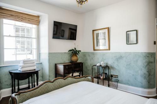 Hotel The Crooked Swan