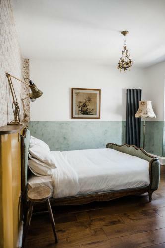 Hotel The Crooked Swan