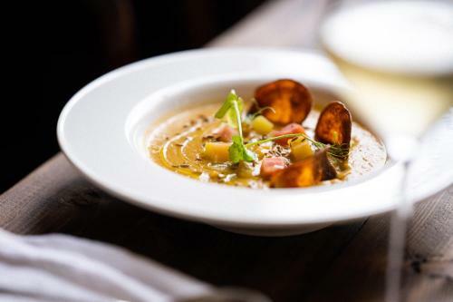 Hotel The Crooked Swan