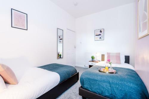 Harley House - Spacious Home With Free Netflix & Parking By Rocketbnb