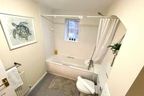 Spacious & Cosy House By Passionfruit Properties