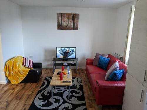 Mbiz Apartment - En-suite With Allocated Parking