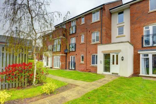 Mbiz Apartment - En-suite With Allocated Parking