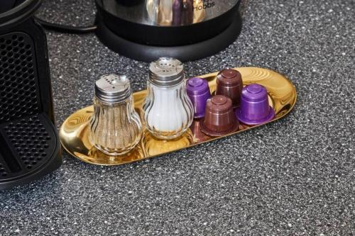 Luxury 2 Bed Apartment Central Location Sleeps 5