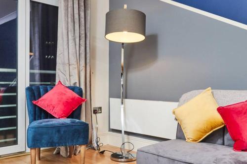 Luxury 2 Bed Apartment Central Location Sleeps 5