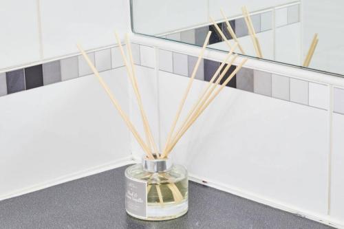 Luxury 2 Bed Apartment Central Location Sleeps 5