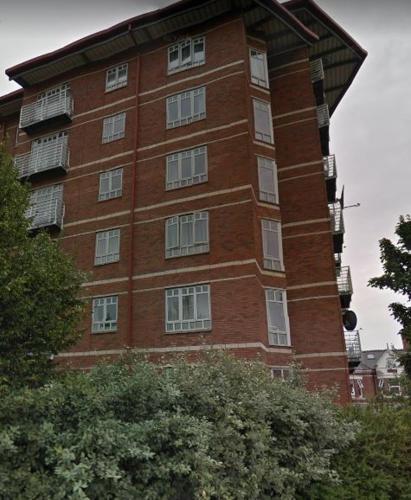 Luxury 2 Bed Apartment Central Location Sleeps 5