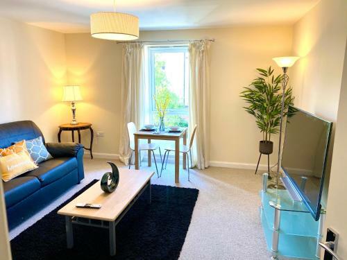 Superior Two-bed Apartment With Free Parking, Cv1 Coventry