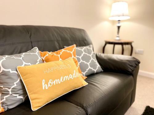 Superior Two-bed Apartment With Free Parking, Cv1 Coventry