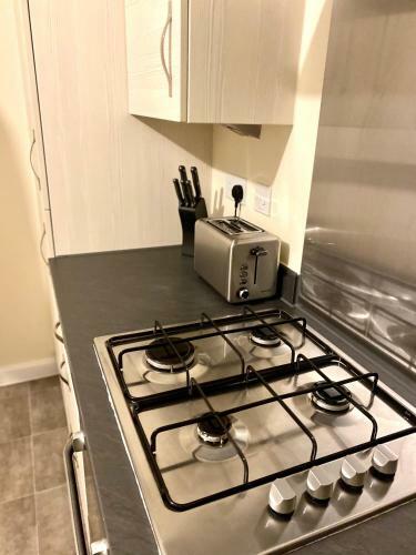 Superior Two-bed Apartment With Free Parking, Cv1 Coventry