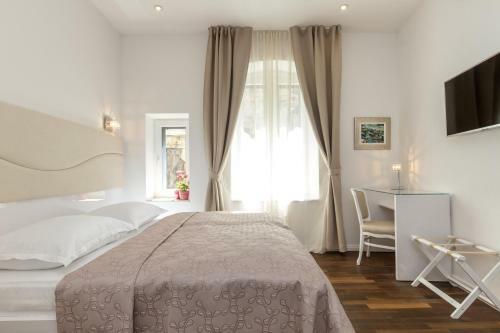 Hostal Pellegrini Luxury Rooms