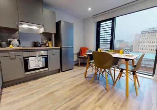 Modern Shared And Private Apartments In Coventry - Iq Weaver Place