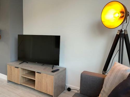 Apartamento Modern 3-bed House With Parking - Sleeps 7!