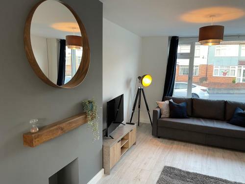 Apartamento Modern 3-bed House With Parking - Sleeps 7!