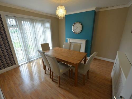 Boutique Hoiday Home In Coventry With Garden