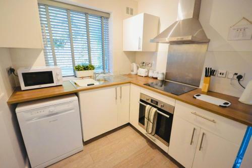 Stunning 3-bed Ground Floor Apartment In Coventry