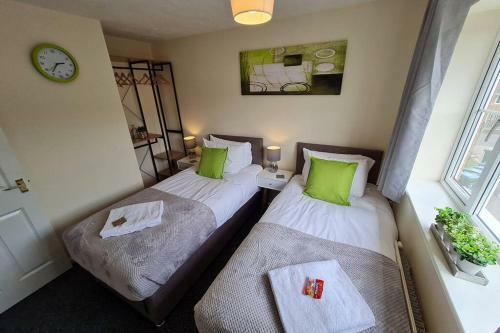 Cosy House With Parking Rwc By Passionfruit Properties