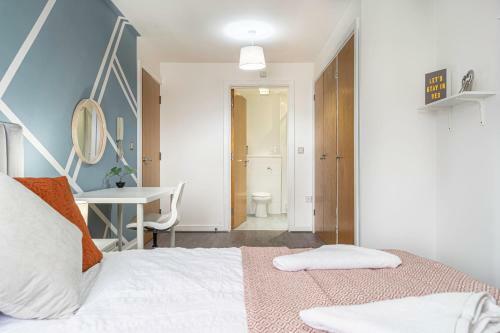 Jkg Property Solutions Presents Cosy City Apartment