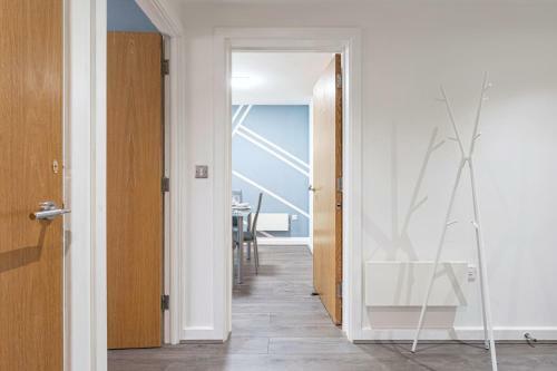 Jkg Property Solutions Presents Cosy City Apartment
