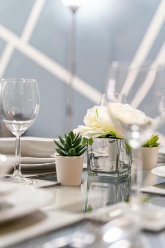 Jkg Property Solutions Presents Cosy City Apartment