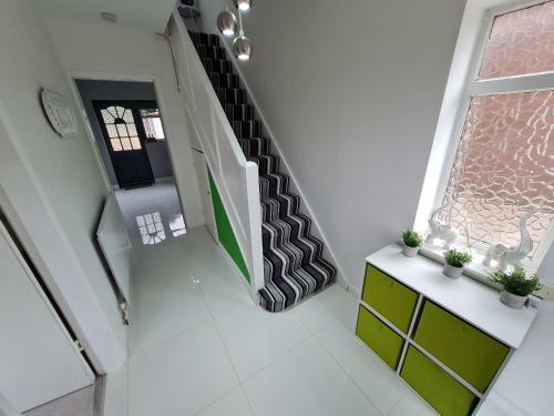 Contractor House With Parking & Netflix & Ev Charging Bac By Passionfruit Properties