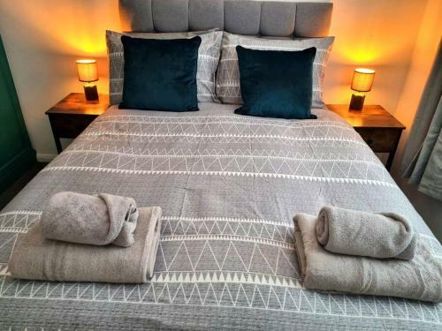 Newly Refurbished 2 Bed, City Centre Apartment.