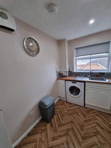 Newly Refurbished 2 Bed, City Centre Apartment.