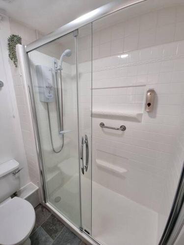 Newly Refurbished 2 Bed, City Centre Apartment.