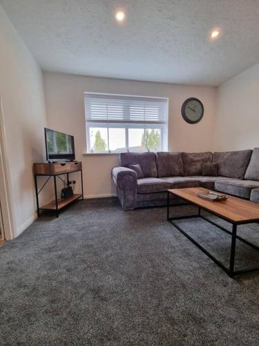 Newly Refurbished 2 Bed, City Centre Apartment.