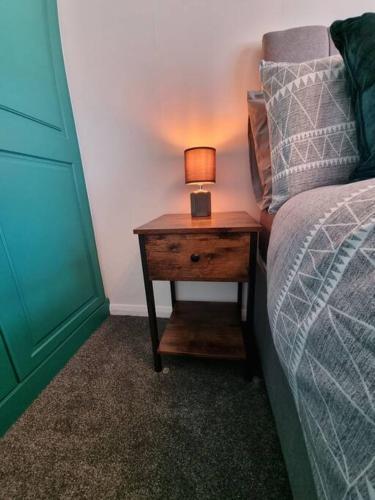 Newly Refurbished 2 Bed, City Centre Apartment.