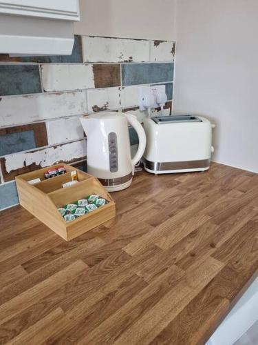 Newly Refurbished 2 Bed, City Centre Apartment.