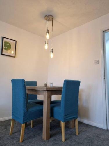 Newly Refurbished 2 Bed, City Centre Apartment.