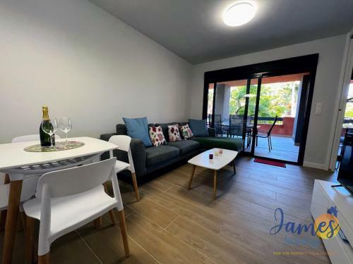 Luxurious 1st Floor Apartment With Com Pool Vm22