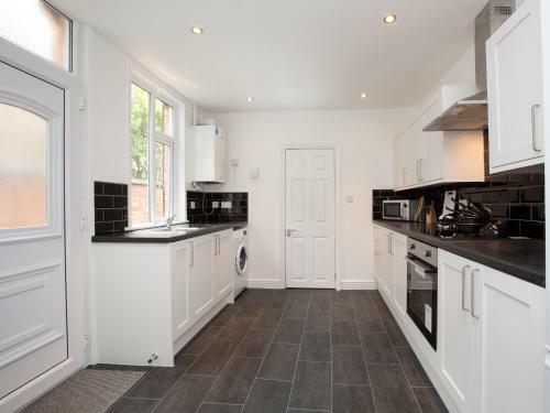 Hostal Townhouse @ 97 Ruskin Road Crewe