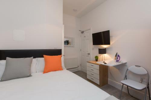 Hostal Townhouse Plus @ 130 West Street Crewe