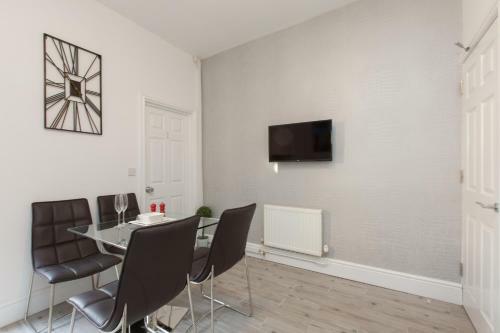 Hostal Townhouse Plus @ 130 West Street Crewe
