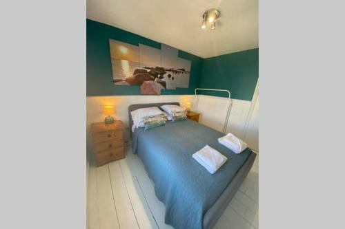 Seagulls Rest Marine Themed Seaview Apartment