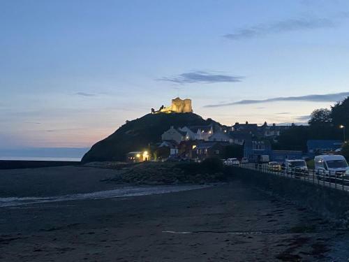 Porth Yr Aur (gate Of Gold)