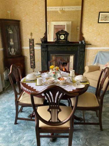 Bed & Breakfast Ballyginniff Farm House