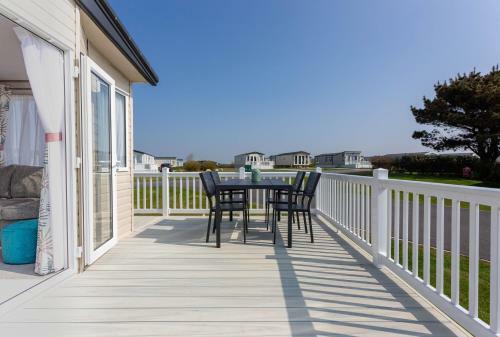 Family Friendly 2 Bedroom - On Great Holiday Park!