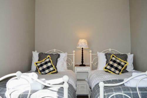 Number 20 - Central, Classic Style, Private And Parking