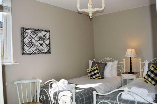 Number 20 - Central, Classic Style, Private And Parking
