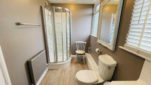 Number 20 - Central, Classic Style, Private And Parking