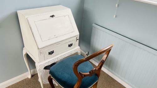 Number 20 - Central, Classic Style, Private And Parking