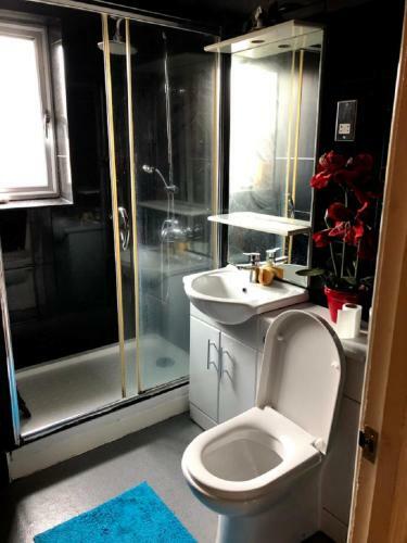 Hostal Lux House Near Tram Station And Ikea