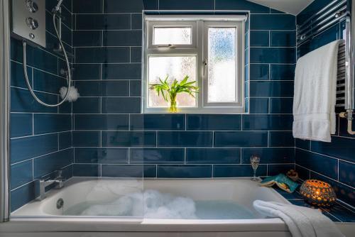 The End House - Cosy And Central (dartmouth)