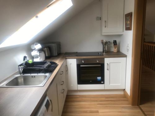 Tranquil Countryside Bungalow With Private Garden!